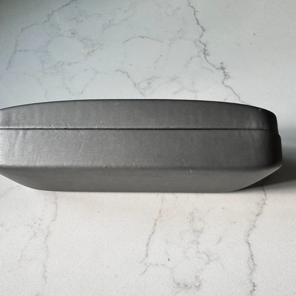 Jaguar Silver Hard Case Storage for Glasses or Sunglasses Cleaning Cloth UNISEX - Picture 2 of 7